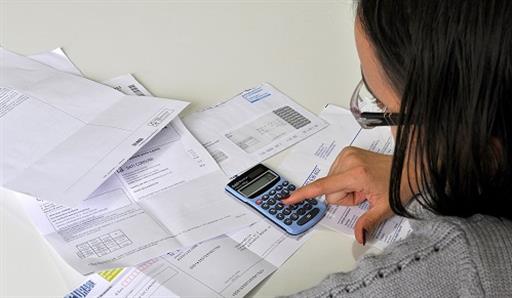 Bollette luce e gas più “leggere”: il risparmio arriva al 34% e al 27%