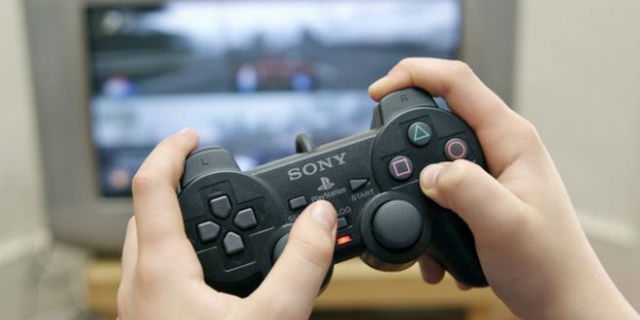 Follia nell’agrigentino: accoltella il fratello per rumore PlayStation, denunciata 17enne. Prognosi riservata per un 16enne