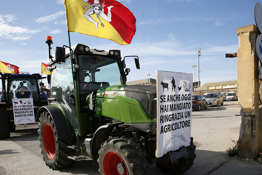 Sicilia, Protesta dei trattori: tutte le richieste degli agricoltori