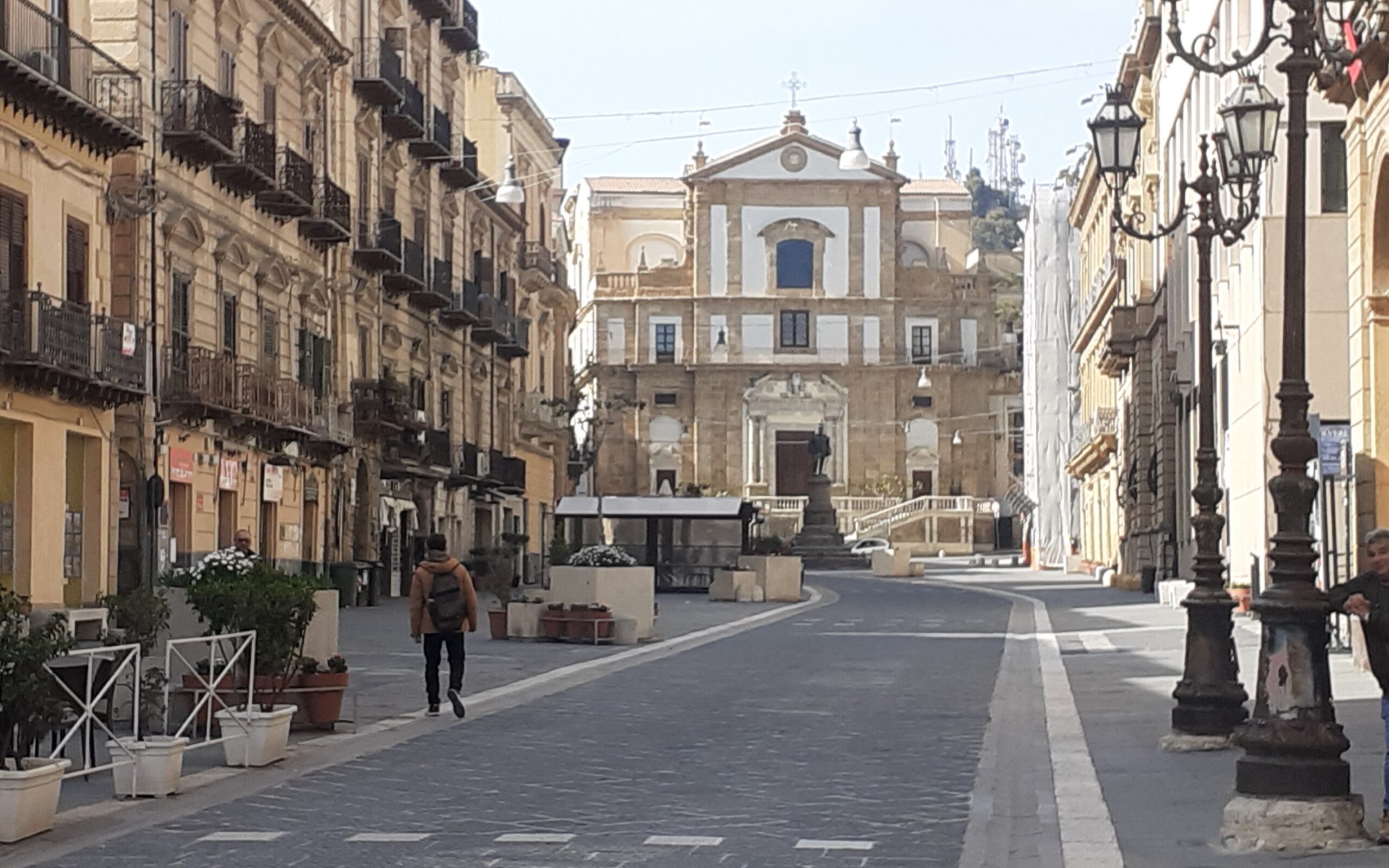Caltanissetta, in corso Umberto torna l’area pedonale per la Settimana Santa: transito chiuso fino al 2 Aprile