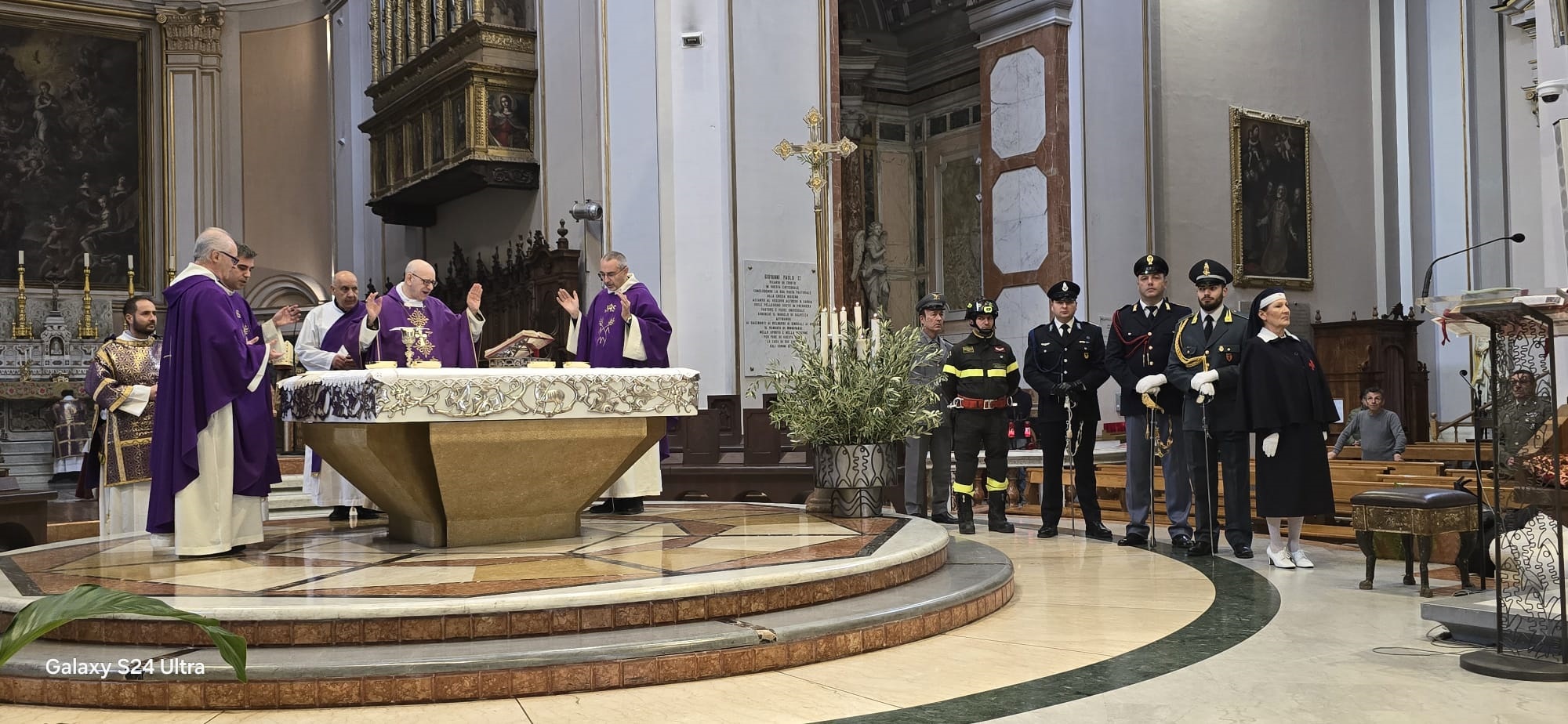 Caltanissetta. In Cattedrale celebrata messa di Pasqua interforze dal vescovo mons. Mario Russotto