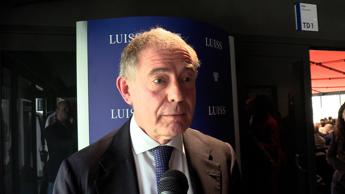 Imprese, Urso: “13 mld per innovazione e digitale in Italia”