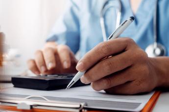 Lavoro e malattia, certificazioni più snelle per assenza