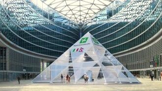 Lombardia sul tetto del mondo al Fuori Salone con Piramide dei ghiacci
