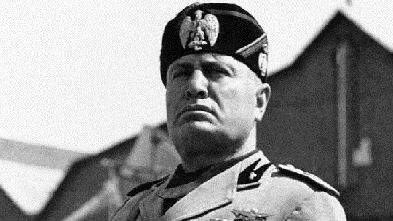 Benito Mussolini resta cittadino onorario di Ustica: respinta la delibera della minoranza che prevedeva la revoca