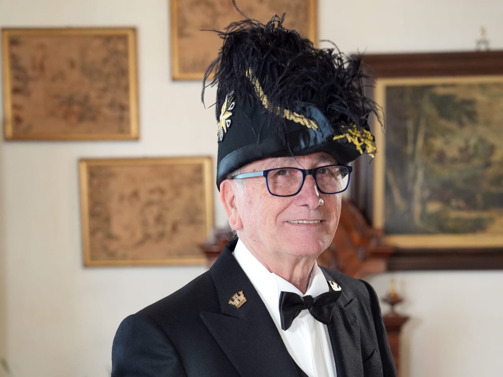 Caltanissetta, Edoardo Cammarata guida la Real Maestranza nella processione del Mercoledì Santo