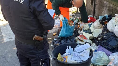 Caltanissetta, differenziata da “panico”: irregolarità in 24 controlli su 26 complessivi