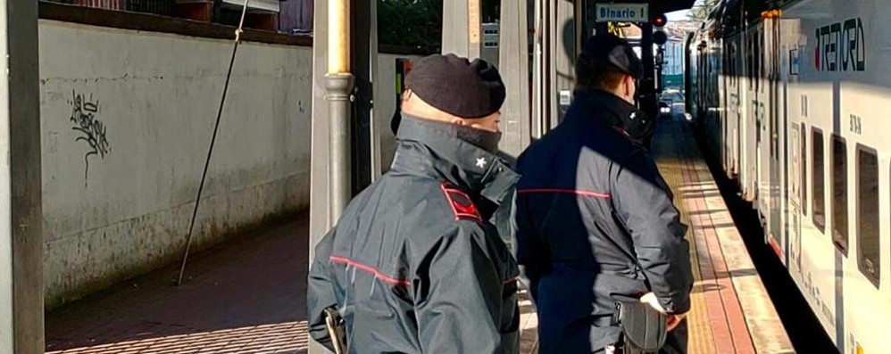 Scende dal treno con la droga negli slip: arrestato un giovane dai Carabinieri