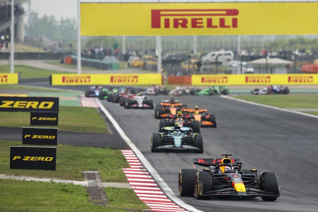 In Cina Verstappen precede Norris e Perez, poi le Ferrari
