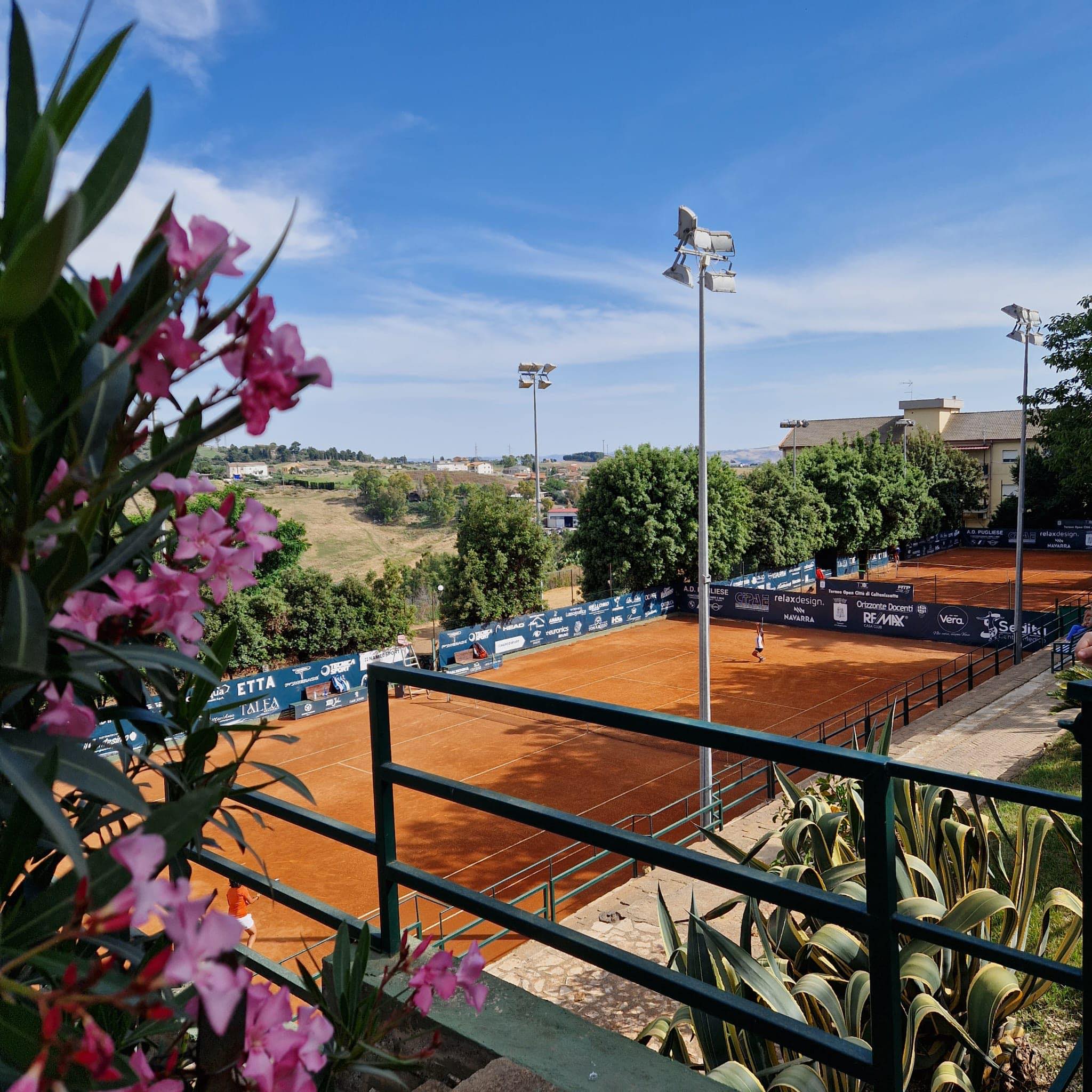 Il Tennis Club Caltanissetta si prepara per l’inizio del campionato di serie B2. Il 28 aprile la “prima” a Catania