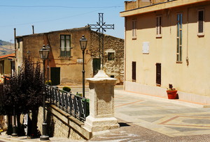 Acquaviva Platani, in tanti alla messa di suffragio della sessantunenne Maestra Maddalena Cacciatore