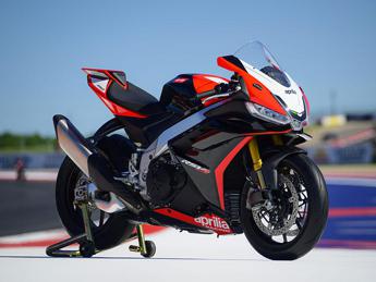 Aprilia RSV4 Factory e Tuono V4 Factory SE-09 SBK