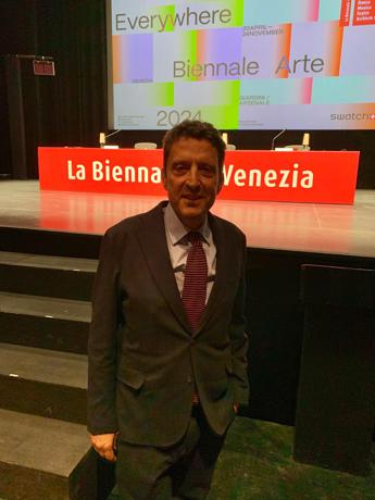 Buttafuoco: “In tempo di guerra Biennale è luogo di pace”