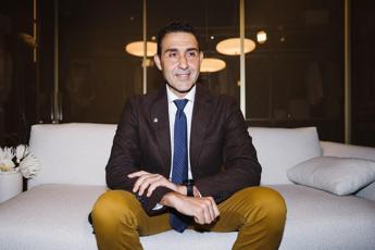 Da Mussolini statista alle classi separate, Vannacci ‘scalda’ l’opposizione: è bufera