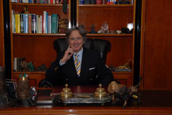 “Fermate il Far West del ritocco”. L’appello del chirurgo plastico Paolo Santanchè