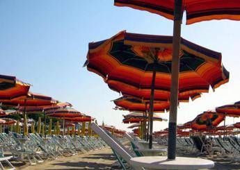 Frutta e yogurt, il pranzo perfetto in spiaggia per il medico