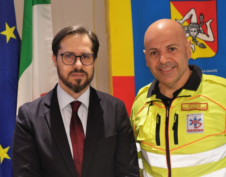 Convince destinataria di un TSO a farsi ricoverare volontariamente: encomio a un soccorritore del 118