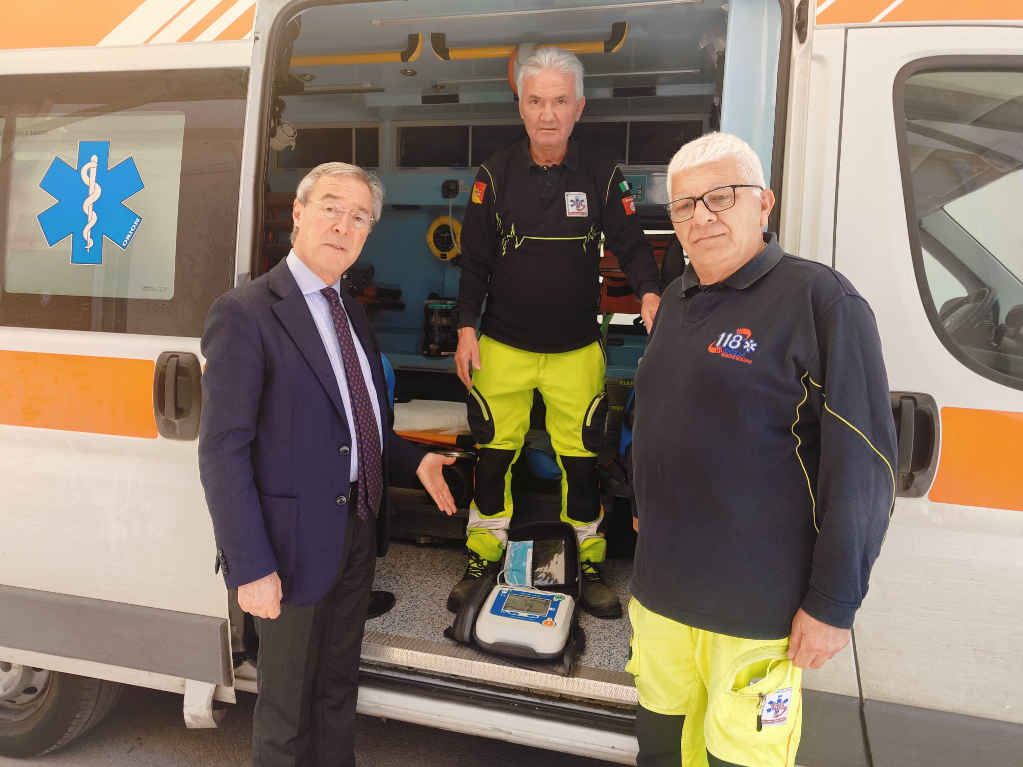 Gela. Ambulanze con i defibrillatori, verifiche del sindaco Greco al 118