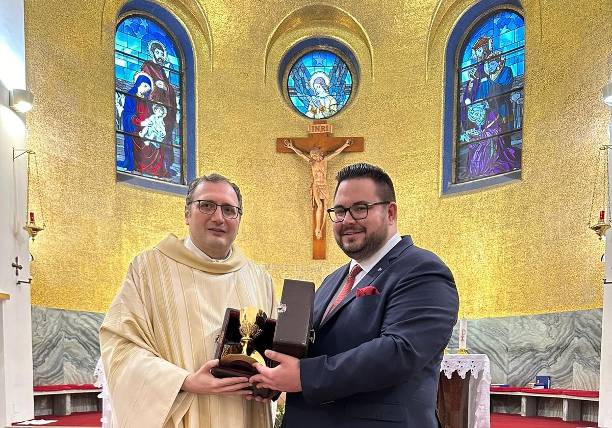 Il calice dell’americano sacerdote mussomelese Amico donato e consegnato al Pontificio Collegio Urbano
