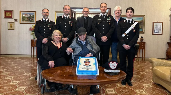 Brigadiere nisseno in congedo di 105 anni, festeggiato dai carabinieri