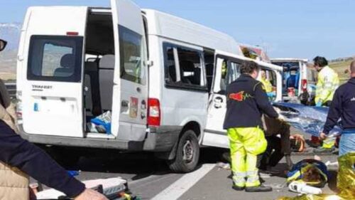 Incidente su A19 del pulmino della Comunità Alloggio di San Gregorio di Catania, improvvisa esplosione di un pneumatico. Le preghiere della comunità Salesiana per i feriti