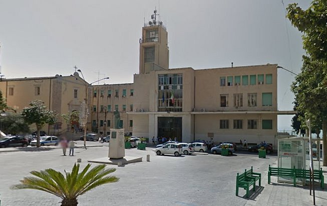 Gela. Segnalazioni dei cittadini su igiene cittadina. Il sindaco Greco: “Verificare la corretta applicazione del contratto di servizio con la Impianti Srr”