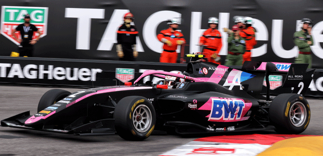 F3, GP Monaco: il siciliano Gabriele Minì vince la Feature Race ed è leader del campionato