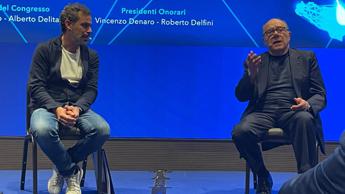 Carlo Verdone ospite dei chirurghi vertebrali: “Fregnaccia che sono ipocondriaco”