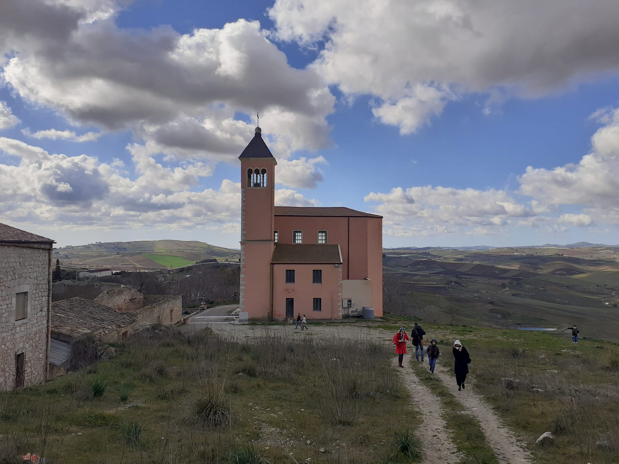 Caltanissetta. Domenica 26 maggio festa al Borgo Santa Rita: messe, processione e benedizione delle rose
