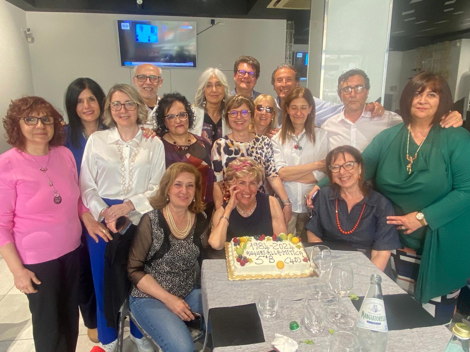 Caltanissetta. A distanza di 40 anni gli alunni della mitica 5B del “Rapisardi” si sono ritrovati per festeggiare