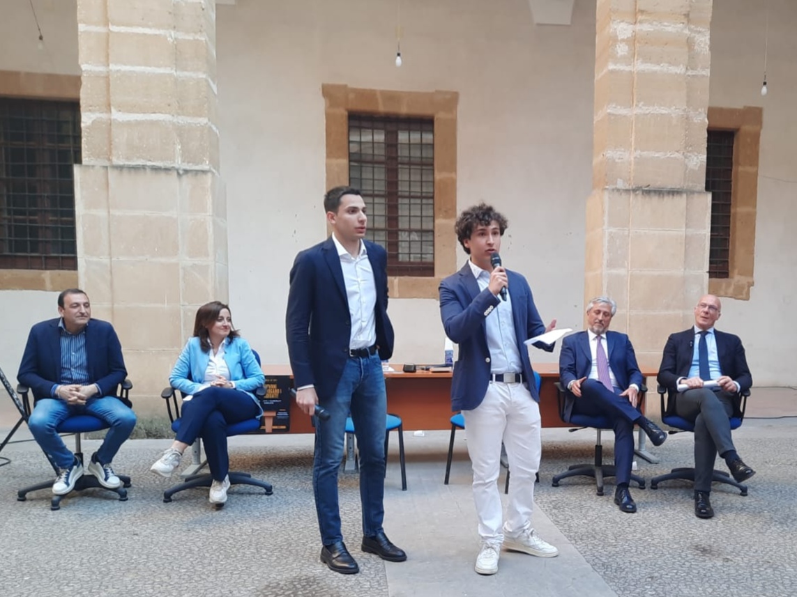 Caltanissetta. Confronto tra sindaci alla Scarabelli, hanno vinto gli organizzatori: gli studenti