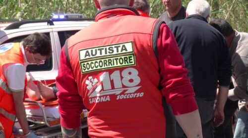 Aggrediti operatori della Seus 118 a Catania mentre soccorrono un anziano investito da un monopattino