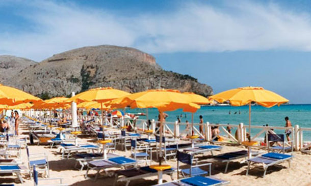 Salta dopo 117 anni la concessione della spiaggia di Mondello.