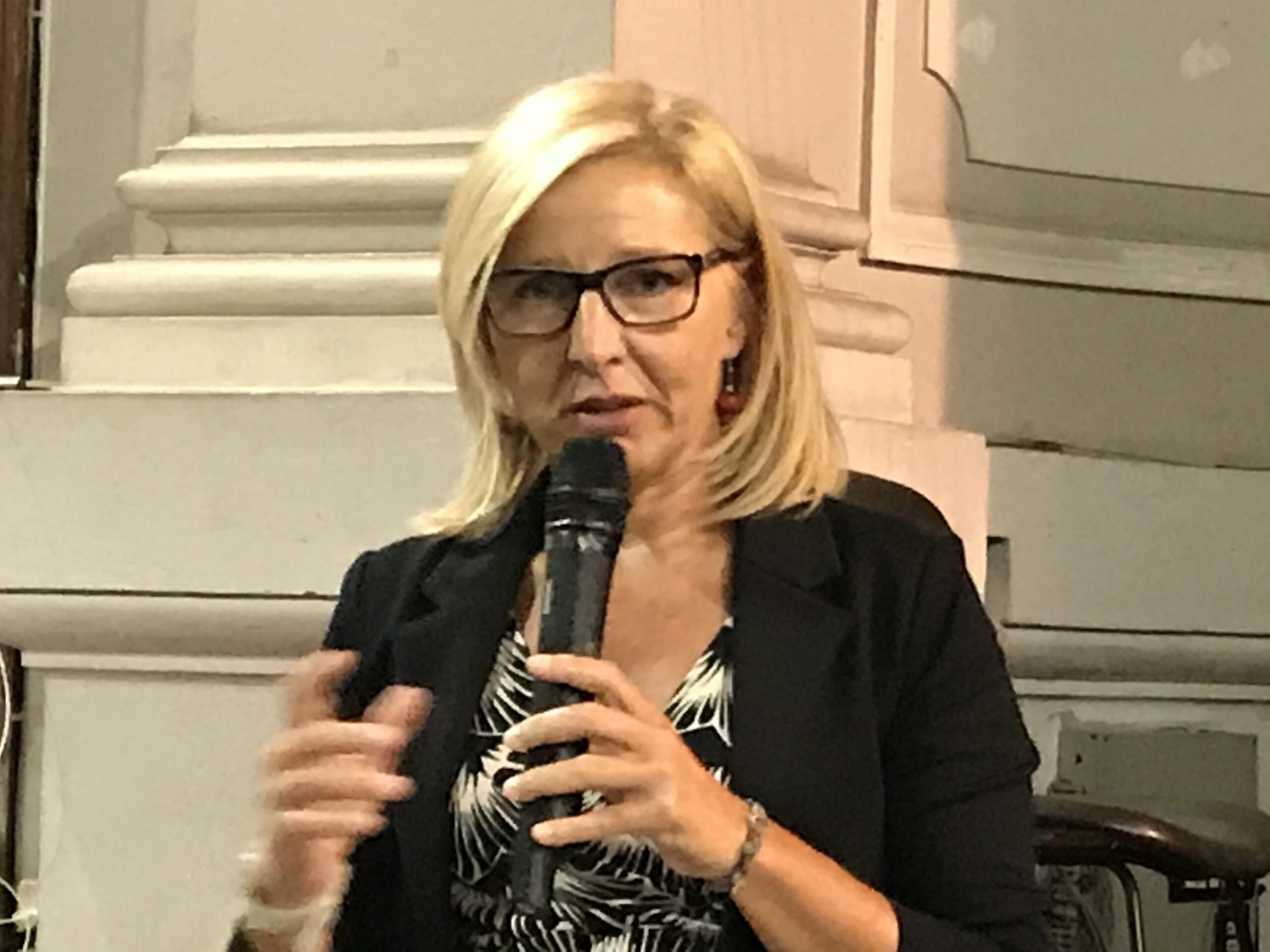 La segretaria generale della Federazione nazionale della Stampa italiana Alessandra Costante incontra i giornalisti nisseni