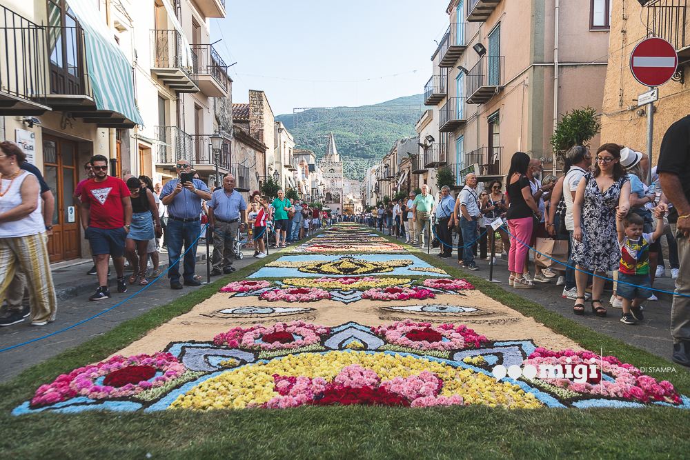 La XVI edizione dell’Infiorata di Castelbuono dal 7 al 9 giugno dedicata alla Sicilia dei Florio