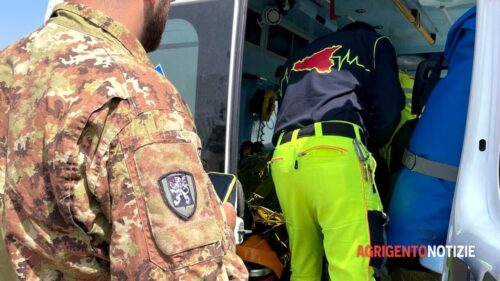Tenta suicidio, salvato dall’esercito che presidia l’hotspot