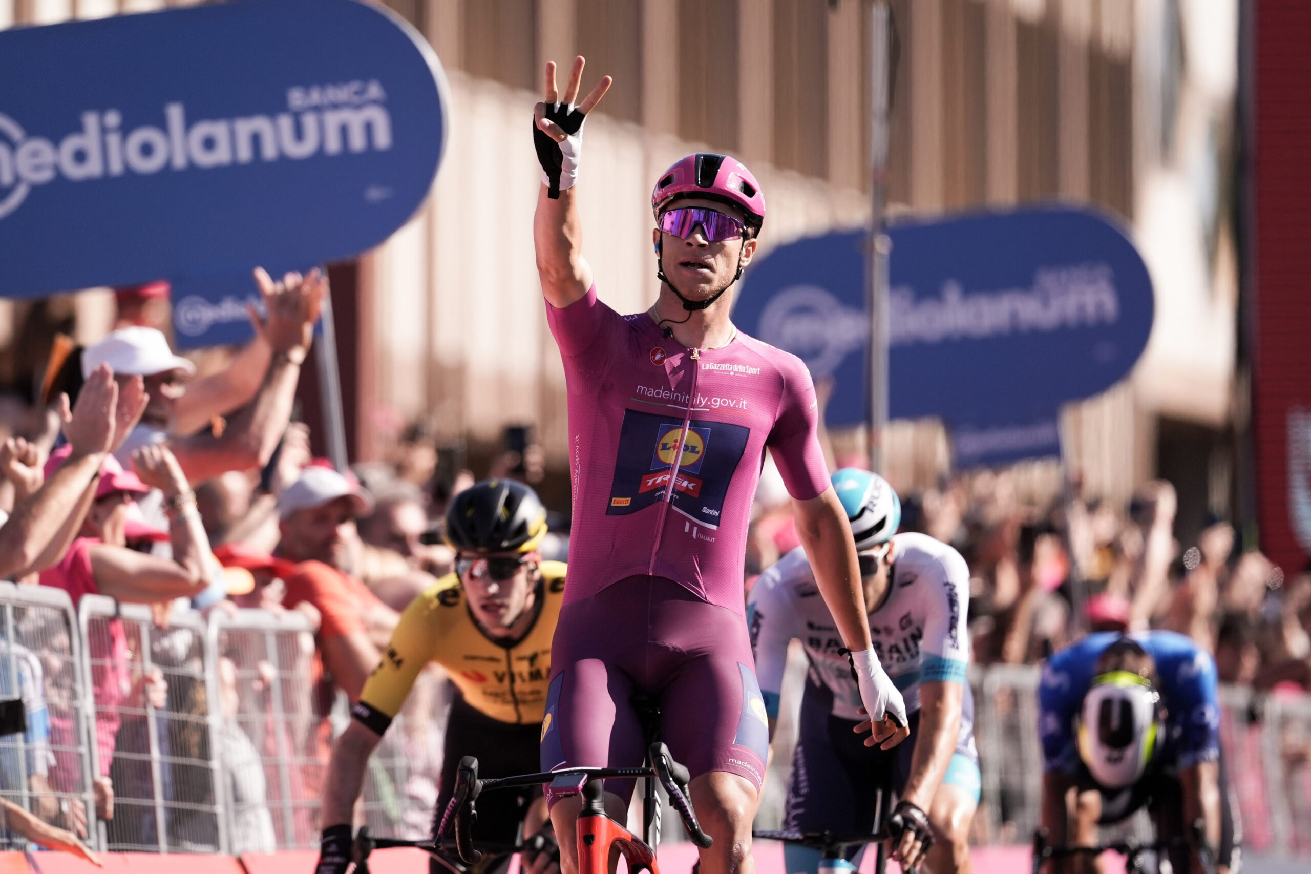 Giro d’Italia, Milan cala il tris