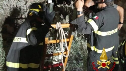 Sicilia. Donna e bimbo di 10 anni caduti in un pozzo nel Siracusano: vigili del fuoco al lavoro