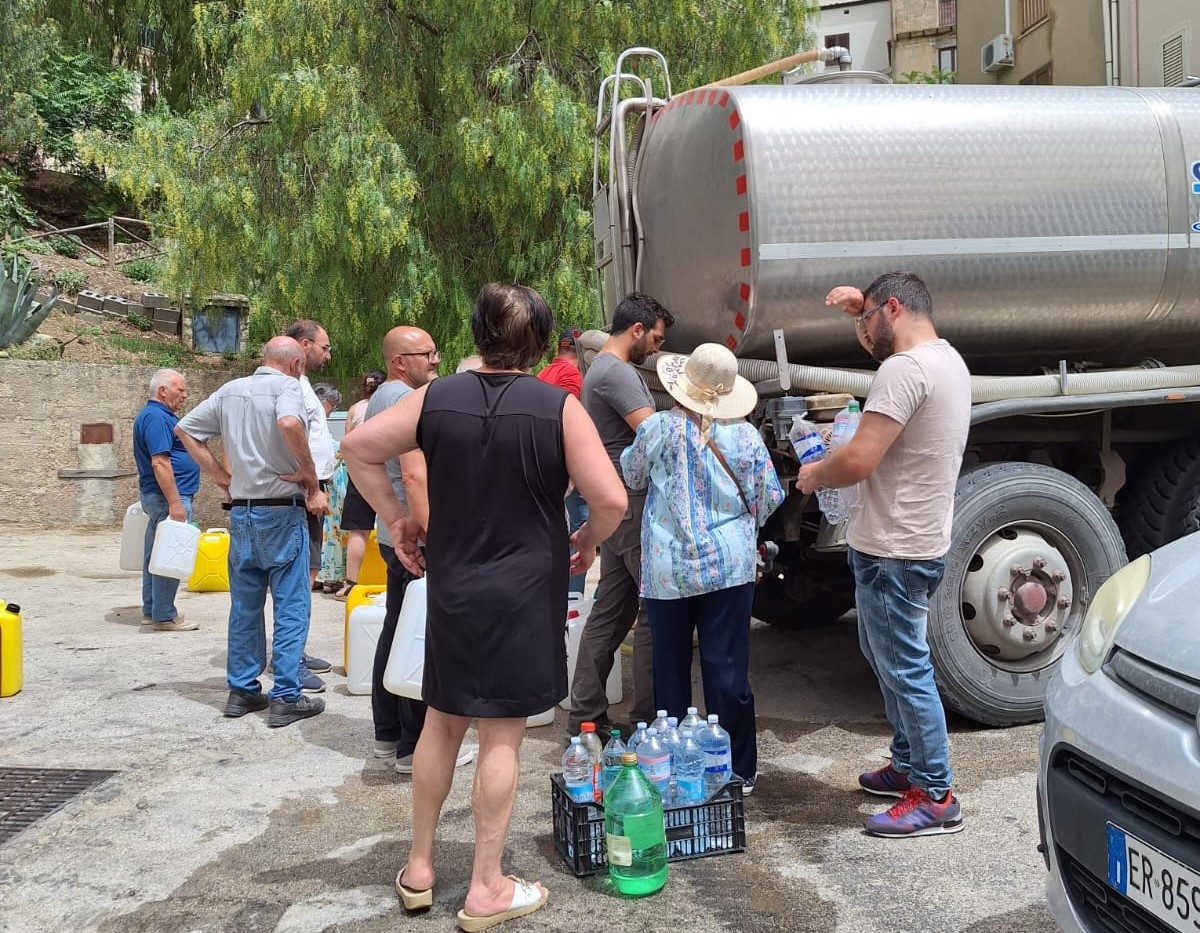 Sutera. Il 29 giugno alle 14 nuova distribuzione di acqua potabile con autobotte