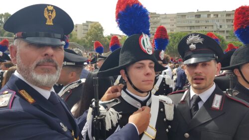 Caltanissetta. Il neo carabiniere Gabriele Andolina giura in presenza del padre Fortunato, poliziotto, e del fratello Angelo, carabiniere