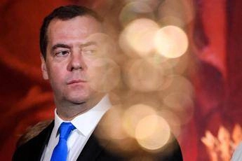Ucraina, Medvedev: “Occidente ha spinto mondo su orlo Terza guerra mondiale”