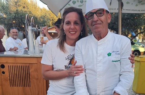 “Terr’eMare”, la prima serata incanta e conquista Castelluzzo: oltre 800 visitatori tra gusto e tradizione