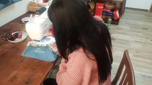 Caltanissetta. Dalla stoffa del passato la speranza per il futuro con la sartoria sociale Etnos nelle case rifugio di donne vittime di violenza