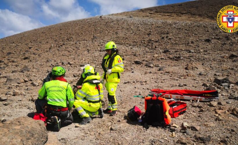 Malore fatale: morto turista americano sull’Etna mentre stava facendo un’escursione