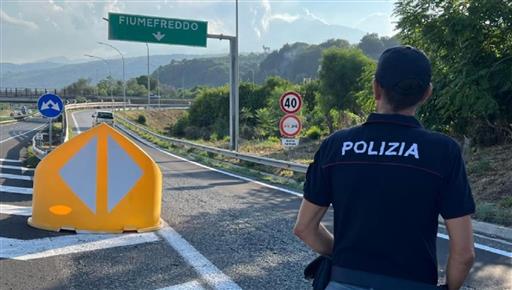 Percorre contromano quasi 20 km sull’autostrada Messina-Catania, fermato 75enne