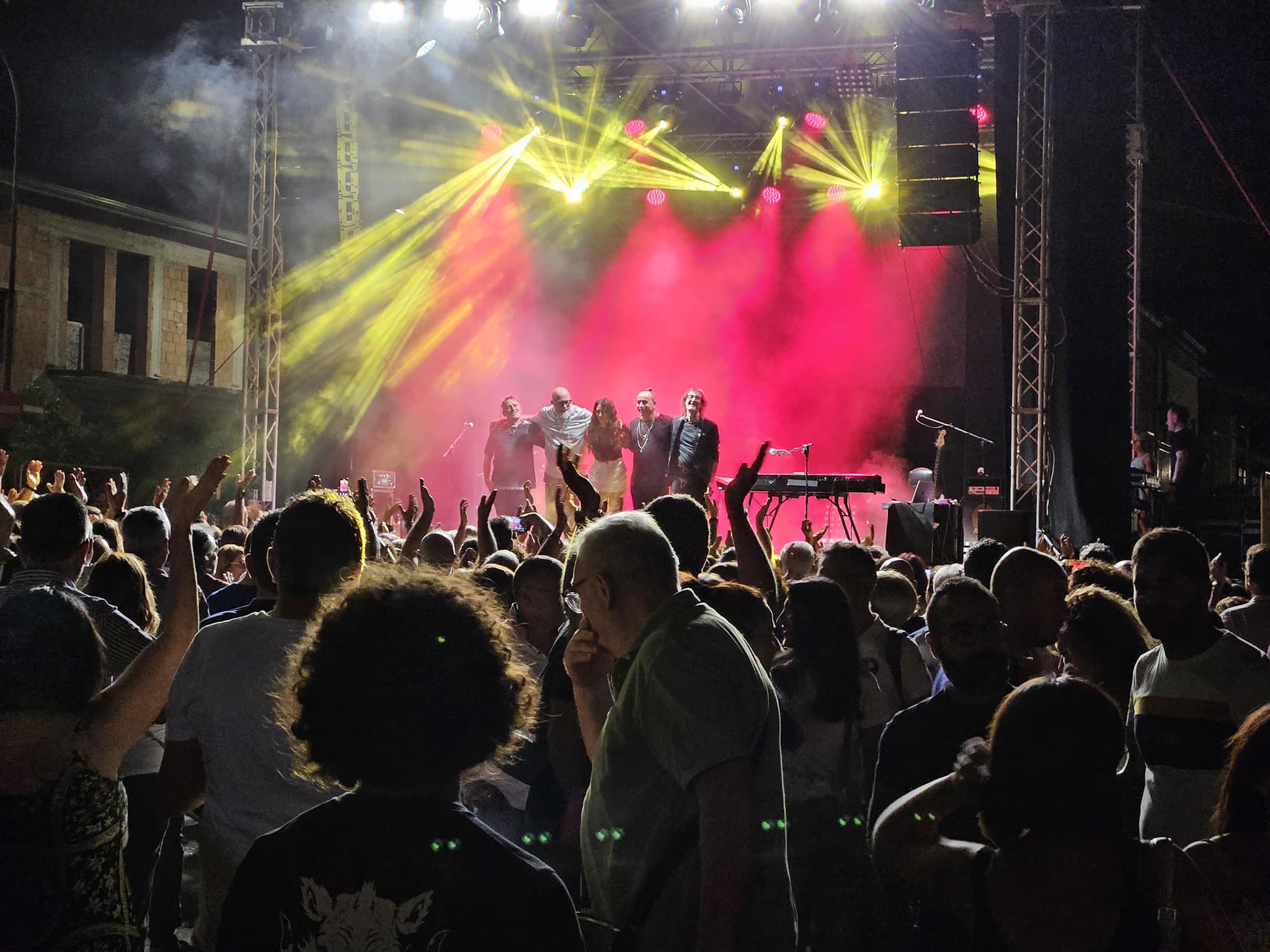 Milena. La grande notte dei Matia Bazar: un successo senza tempo, applausi senza fine