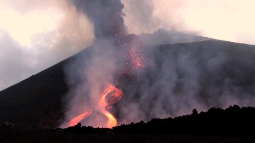 Etna, nuova attività eruttiva dal cratere di sud-est