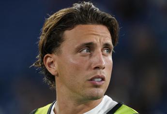 Il difensore della Lazio Luca Pellegrini lievemente ferito in un tamponamento sulla Cassia a Roma