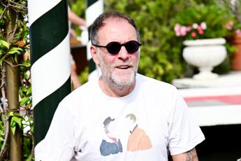 Venezia 81, Mastandrea racconta ‘Nonostante’: “La fragilità per scoprire la parte migliore di sé”