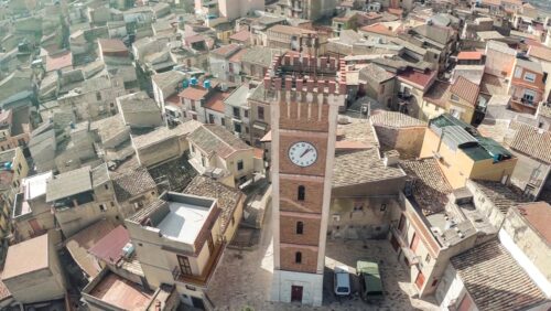 San Cataldo. Alla Torre Civica proiezione del film “Il Silenzio del Sudore” con dibattito su tema caporalato